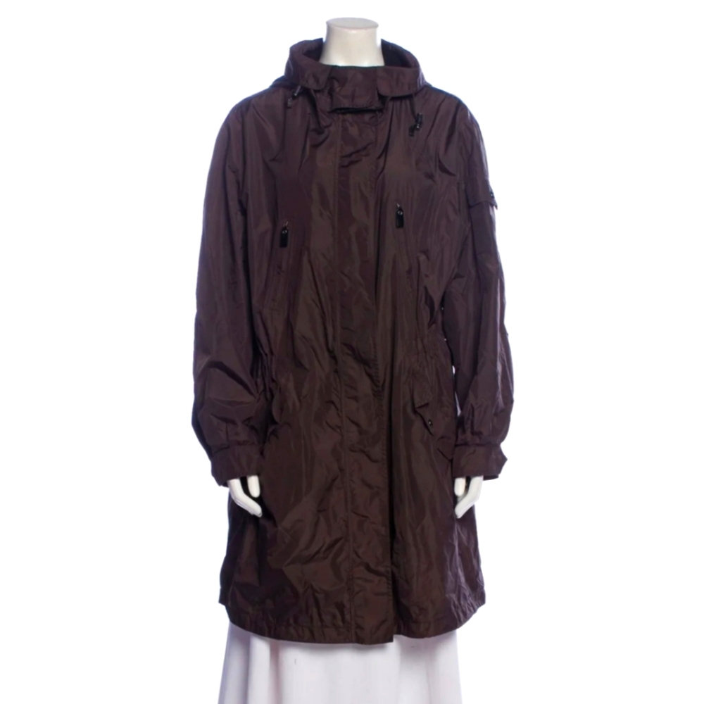 Burberry London, oversized luxurious windbreaker, size 4